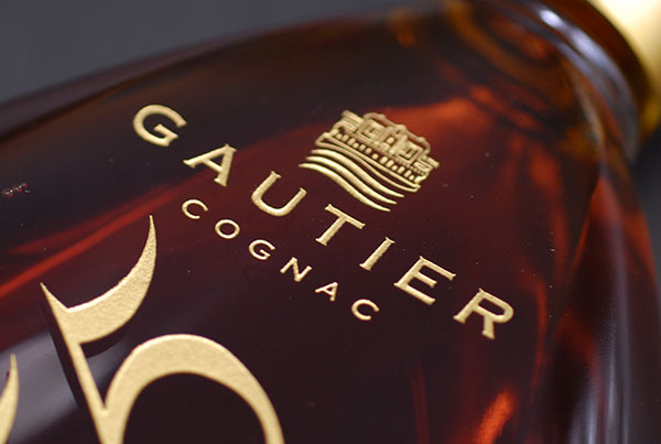 sablage peinture verre logo bouteille cognac gautier zoom